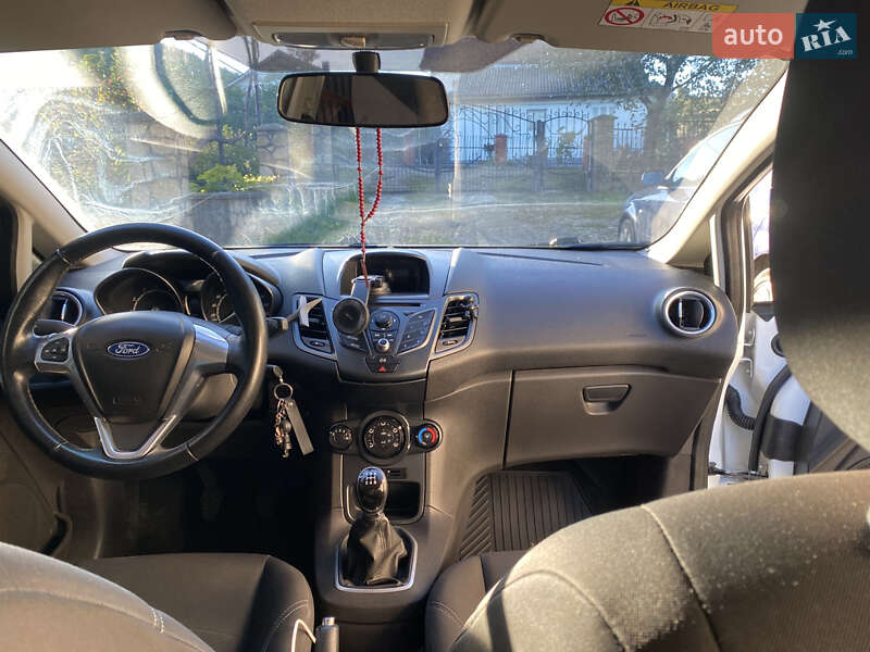 Хетчбек Ford Fiesta 2014 в Надвірній