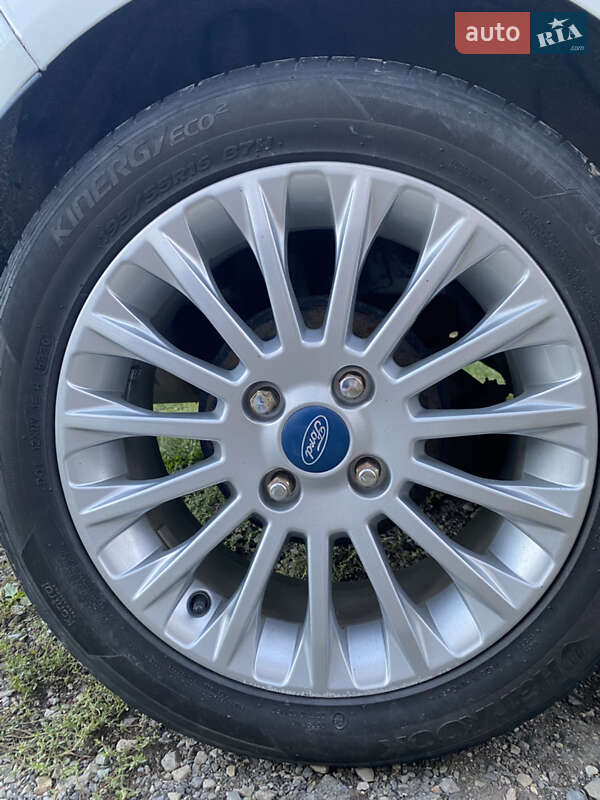 Хетчбек Ford Fiesta 2014 в Надвірній