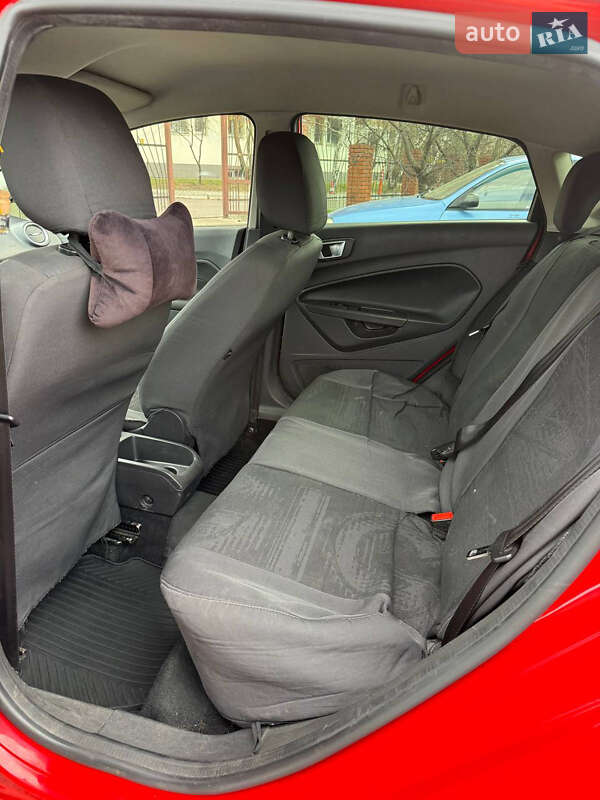 Хетчбек Ford Fiesta 2013 в Дніпрі