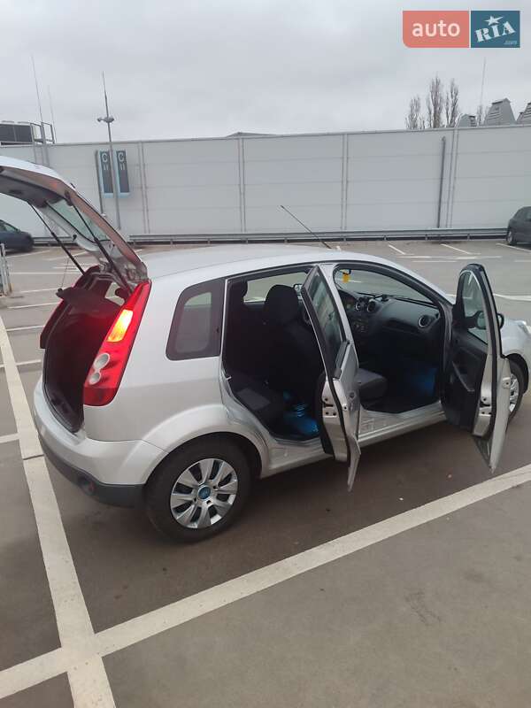 Хетчбек Ford Fiesta 2007 в Києві