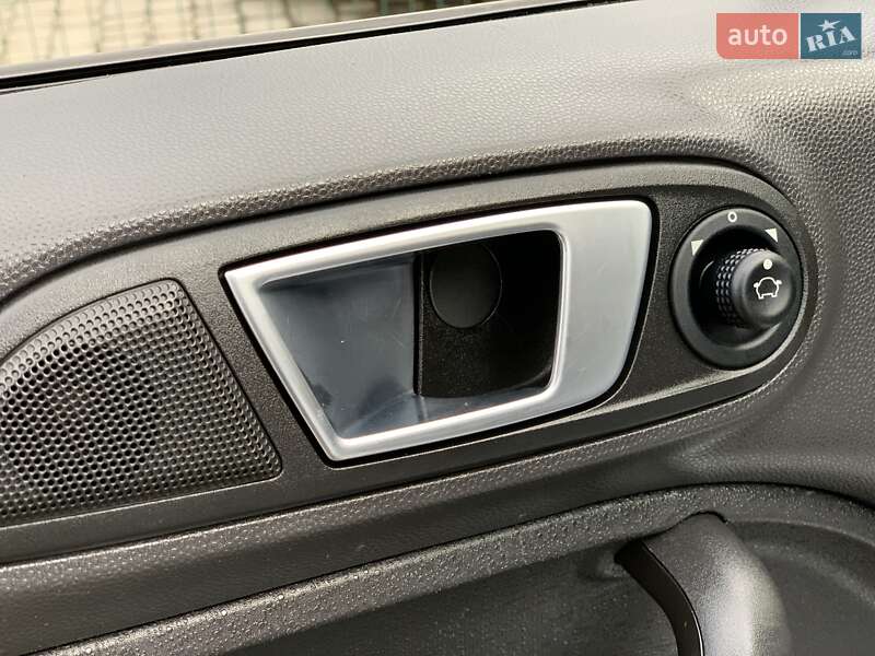 Седан Ford Fiesta 2015 в Бердичеве