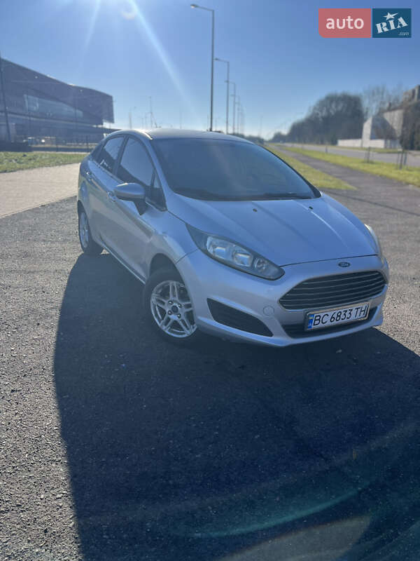 Седан Ford Fiesta 2018 в Львові