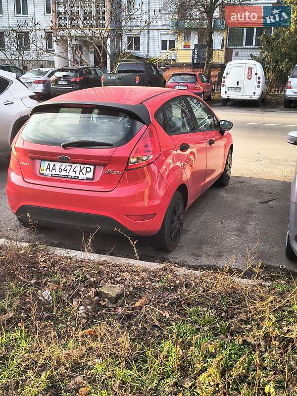 Хетчбек Ford Fiesta 2011 в Черкасах