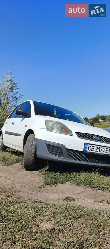 Хэтчбек Ford Fiesta 2007 в Снятине