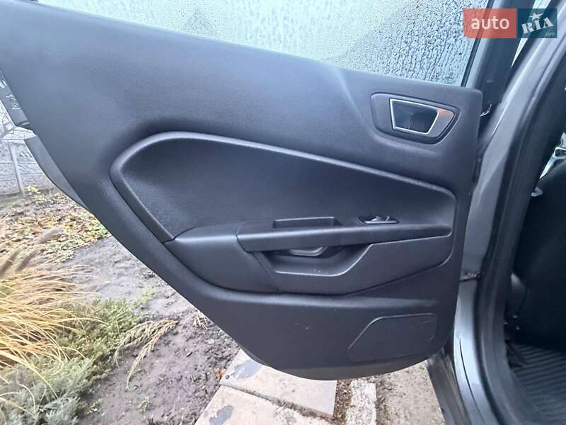Хэтчбек Ford Fiesta 2013 в Днепре