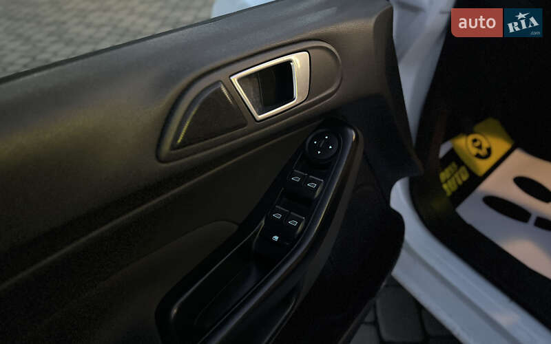 Хетчбек Ford Fiesta 2016 в Мукачевому