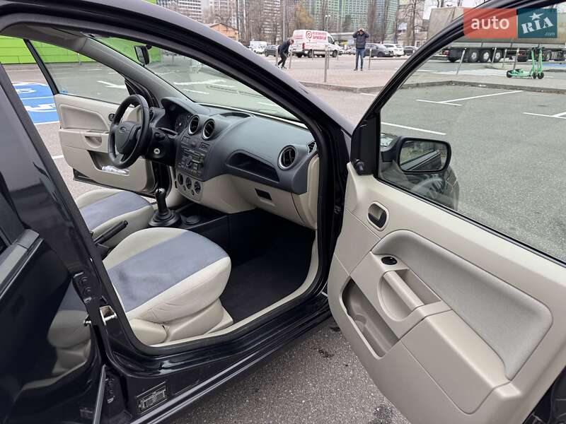Хетчбек Ford Fiesta 2007 в Києві