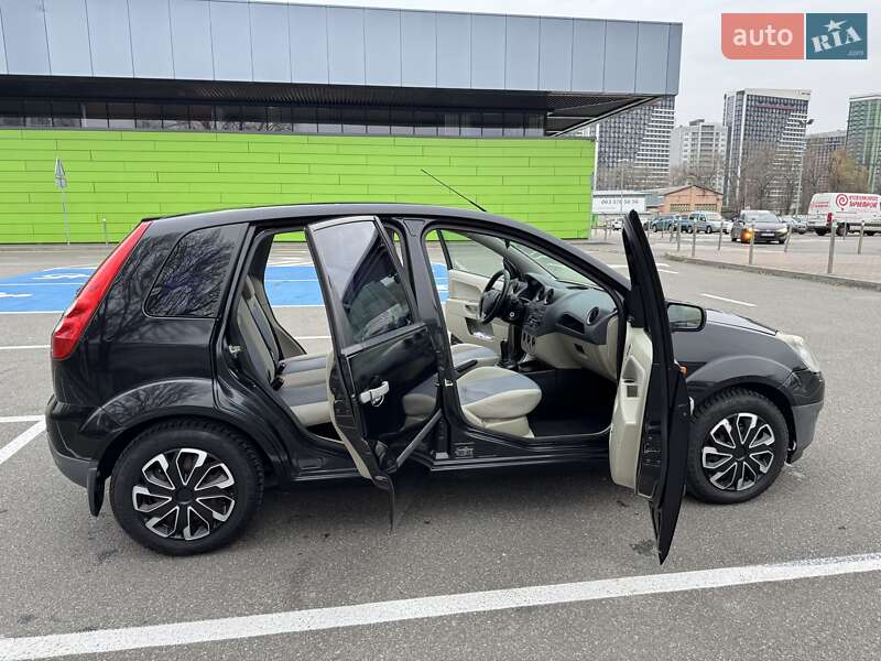 Хетчбек Ford Fiesta 2007 в Києві