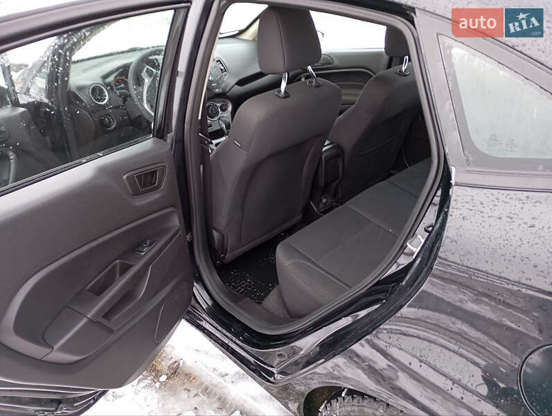 Седан Ford Fiesta 2018 в Львові