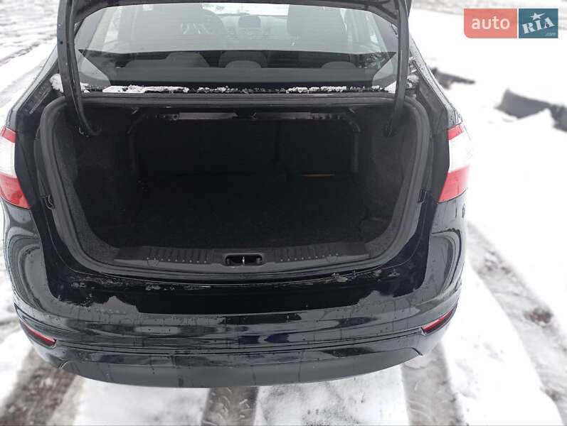 Седан Ford Fiesta 2018 в Львові