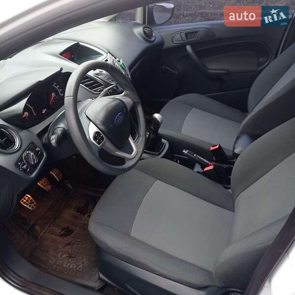 Хэтчбек Ford Fiesta 2012 в Харькове