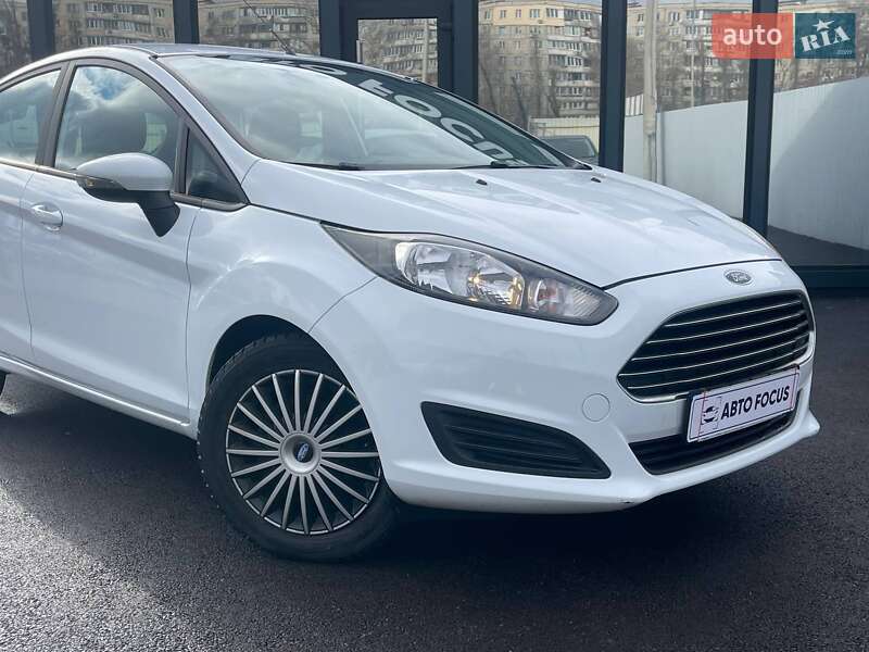 Хетчбек Ford Fiesta 2014 в Києві фото 2 Хетчбек Ford Fiesta 2014 в Києві