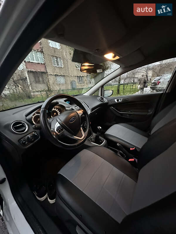 Хэтчбек Ford Fiesta 2013 в Киеве