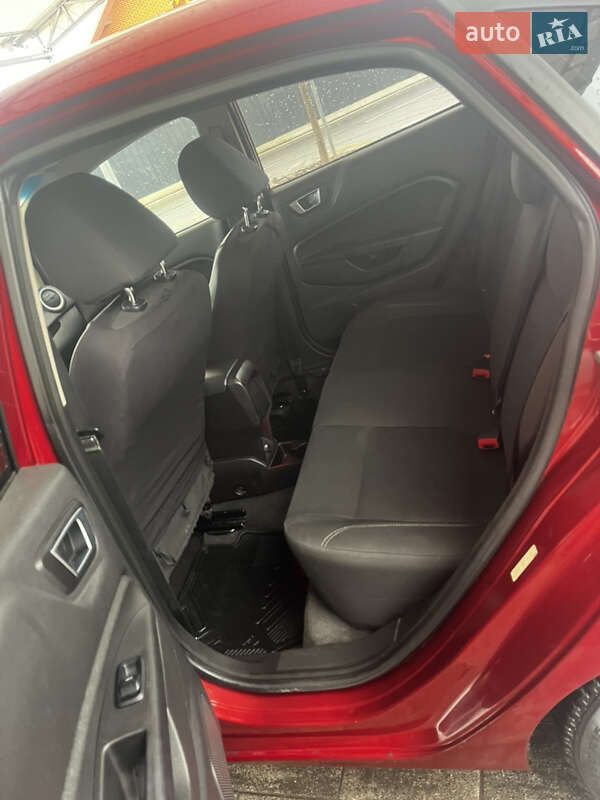 Седан Ford Fiesta 2014 в Луцке