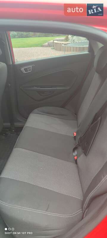 Хетчбек Ford Fiesta 2014 в Дніпрі