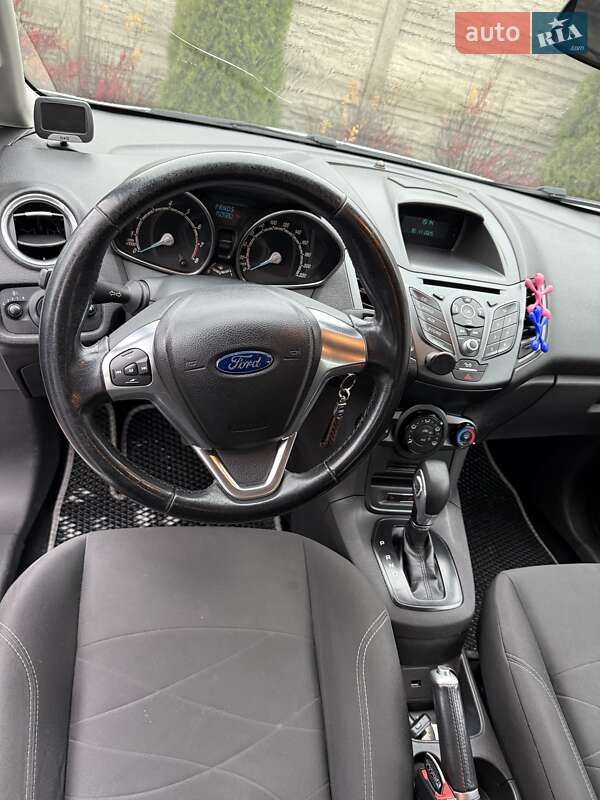 Хэтчбек Ford Fiesta 2016 в Казатине