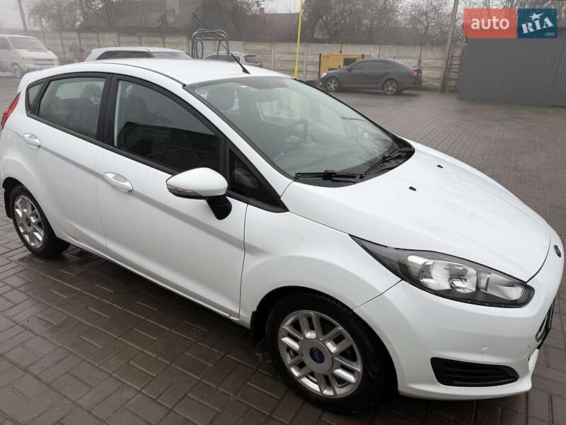 Хэтчбек Ford Fiesta 2016 в Казатине