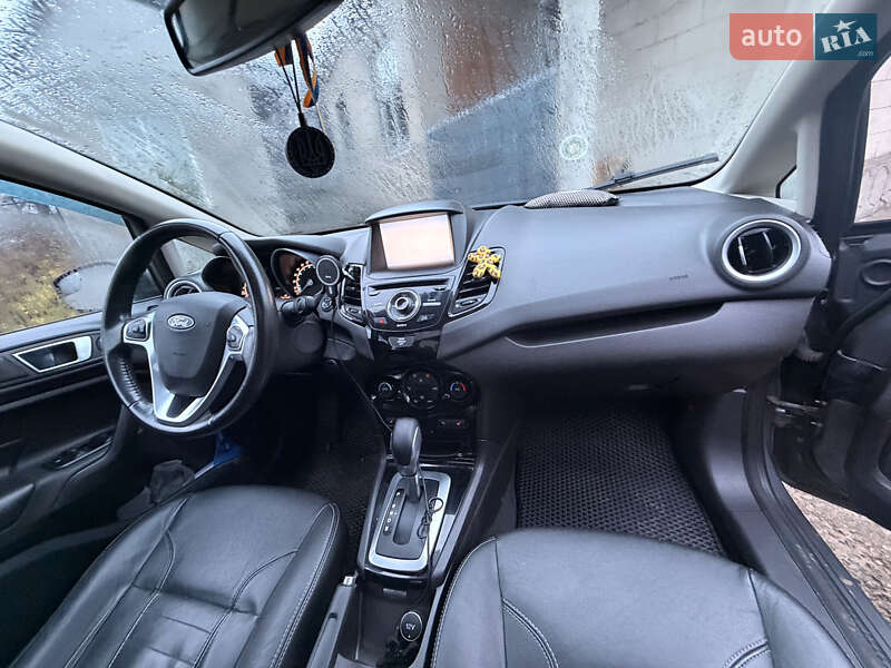 Хетчбек Ford Fiesta 2013 в Дніпрі