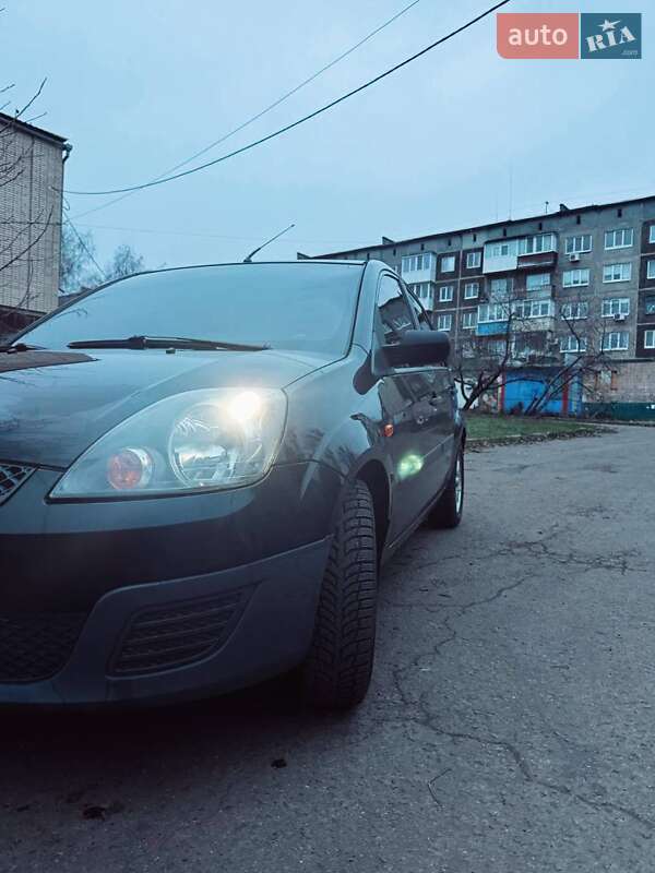 Хэтчбек Ford Fiesta 2008 в Краматорске