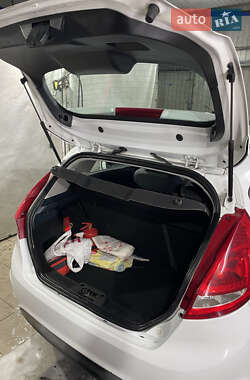Хэтчбек Ford Fiesta 2012 в Киеве