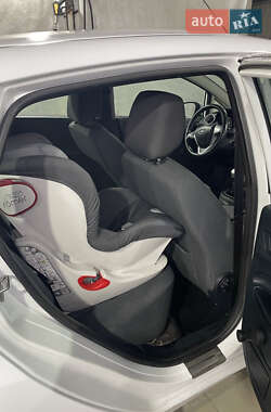 Хэтчбек Ford Fiesta 2012 в Киеве