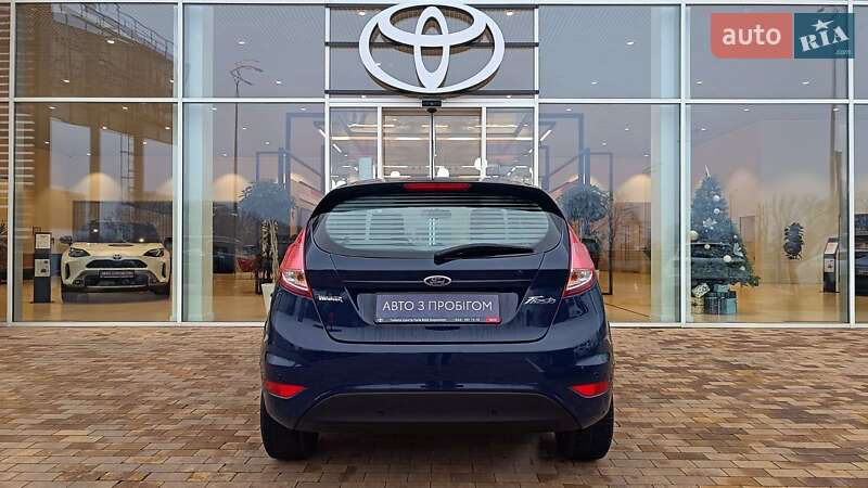 Хетчбек Ford Fiesta 2016 в Києві