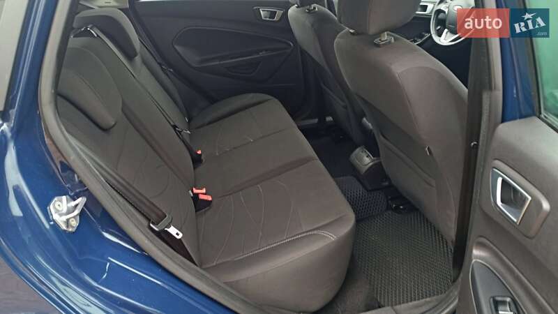 Хетчбек Ford Fiesta 2016 в Києві
