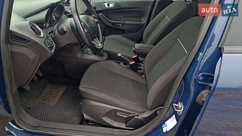 Хетчбек Ford Fiesta 2016 в Києві