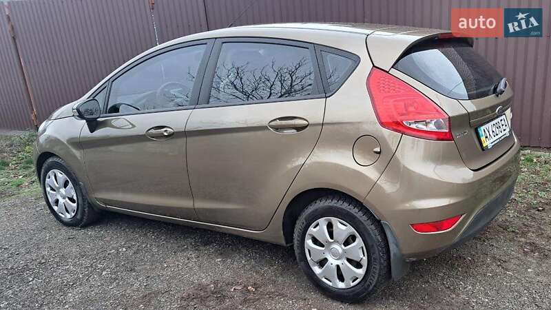 Хэтчбек Ford Fiesta 2012 в Чугуеве