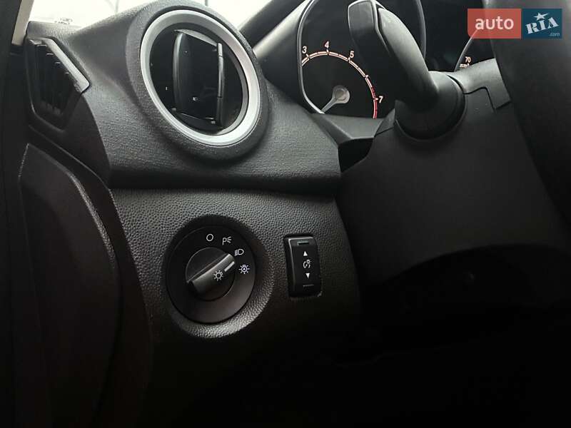 Седан Ford Fiesta 2014 в Києві