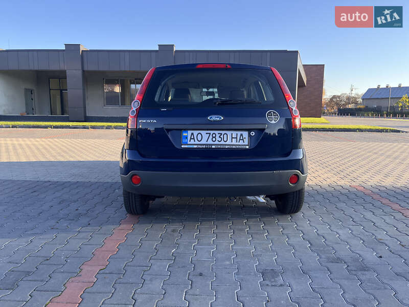 Хэтчбек Ford Fiesta 2008 в Мукачево