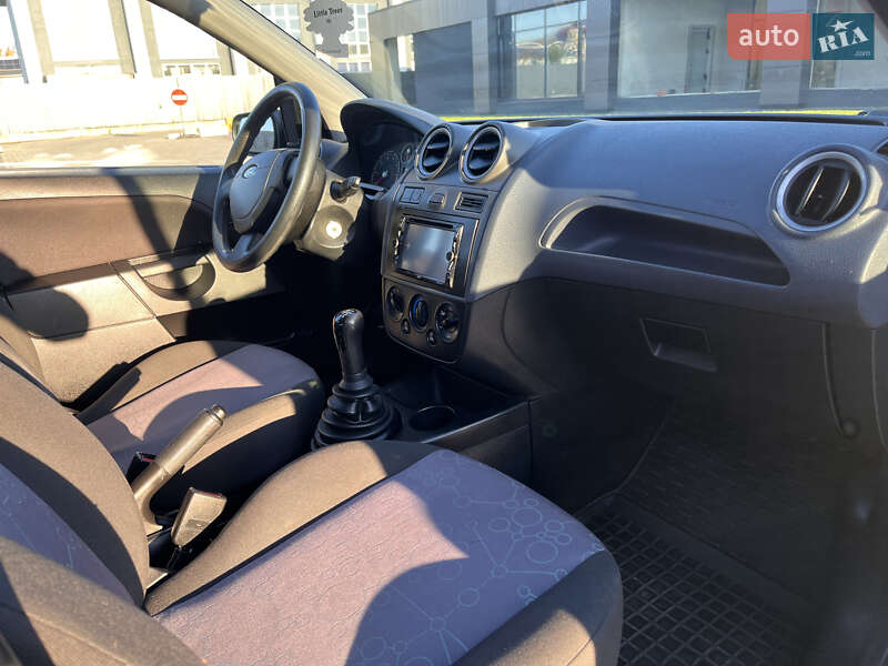 Хэтчбек Ford Fiesta 2008 в Мукачево