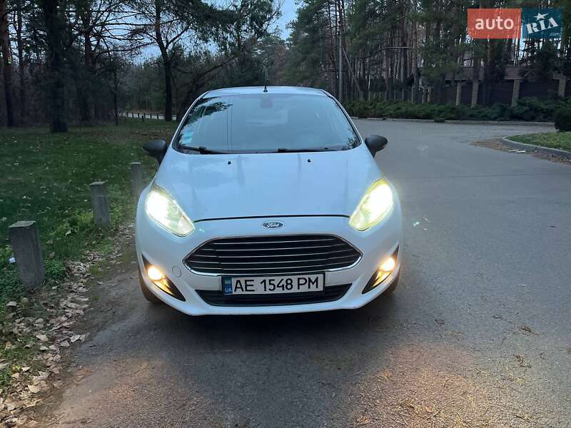 Хэтчбек Ford Fiesta 2013 в Новомосковске фото 16 Хэтчбек Ford Fiesta 2013 в Новомосковске