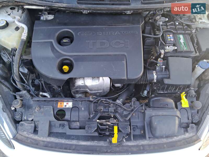 Хэтчбек Ford Fiesta 2013 в Новомосковске фото 33 Хэтчбек Ford Fiesta 2013 в Новомосковске