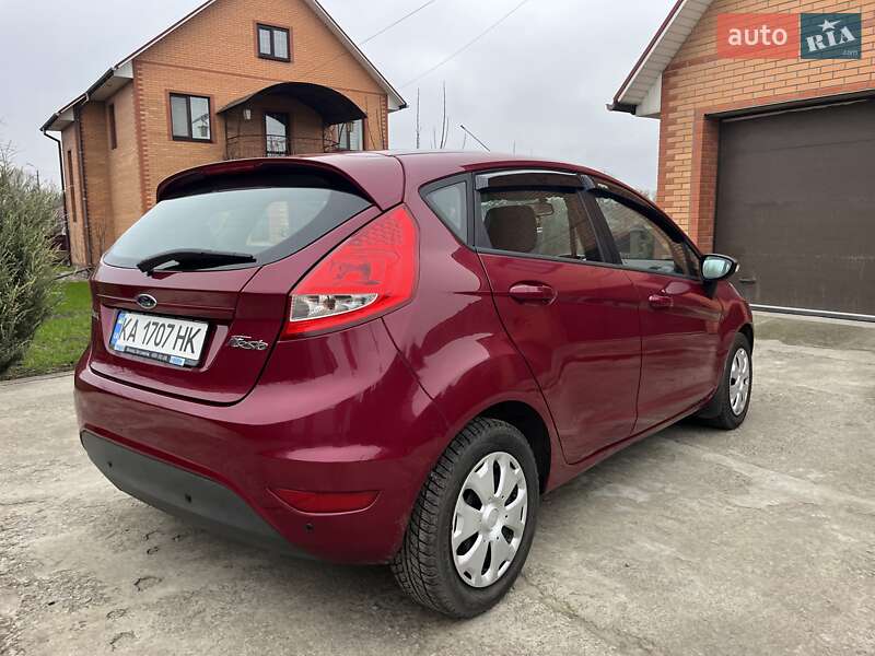 Хэтчбек Ford Fiesta 2010 в Фастове