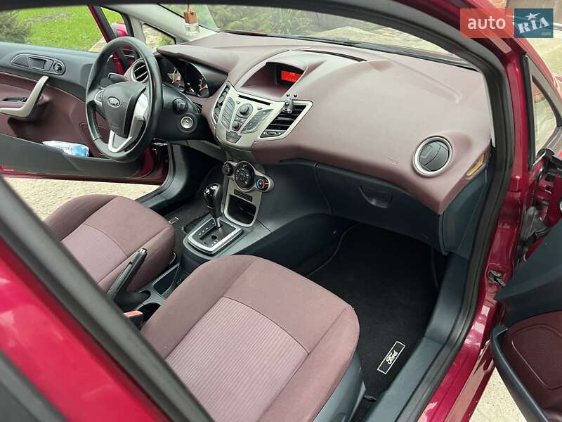 Хэтчбек Ford Fiesta 2010 в Фастове