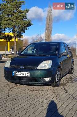 Хэтчбек Ford Fiesta 2004 в Иваничах