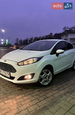 Хетчбек Ford Fiesta 2015 в Львові