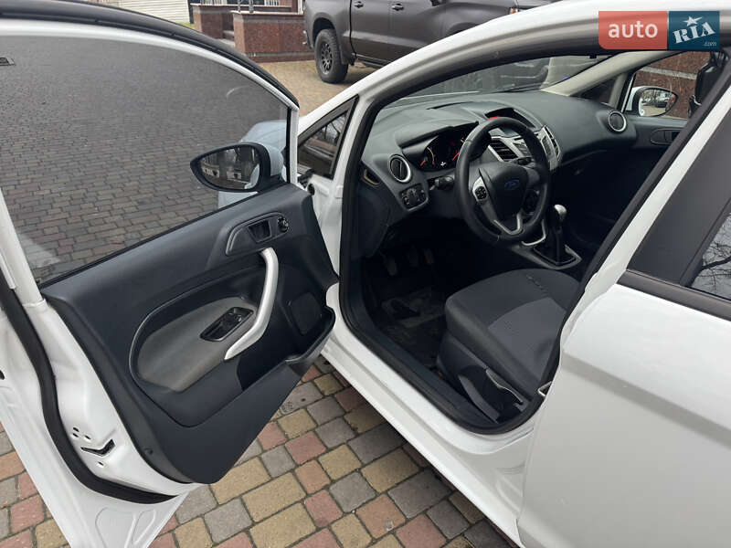 Хэтчбек Ford Fiesta 2011 в Черкассах