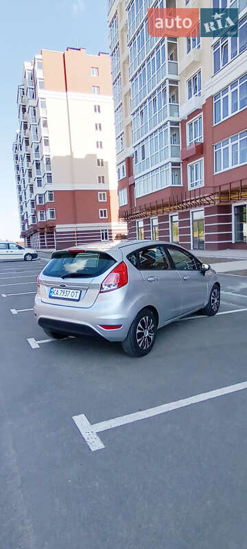 Хэтчбек Ford Fiesta 2016 в Умани