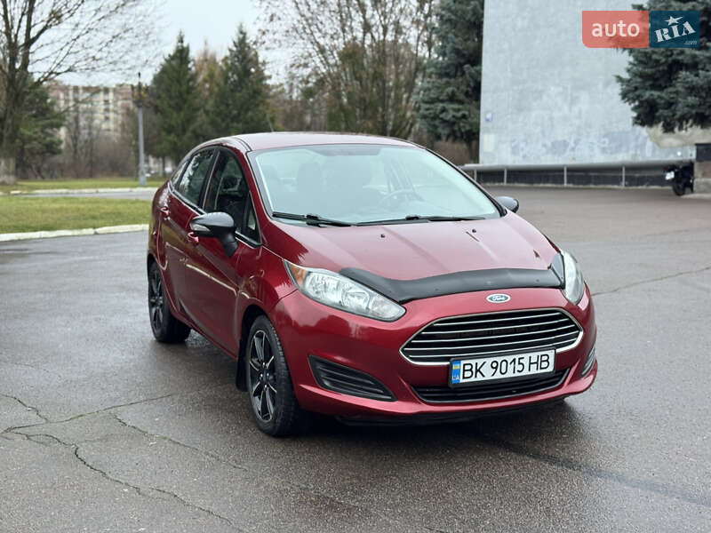 Седан Ford Fiesta 2014 в Рівному