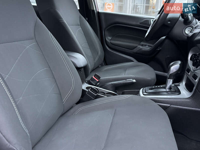 Седан Ford Fiesta 2014 в Рівному