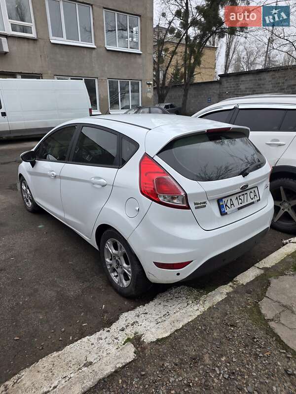 Хетчбек Ford Fiesta 2014 в Києві фото 2 Хетчбек Ford Fiesta 2014 в Києві