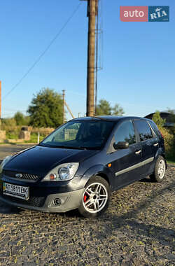 Хэтчбек Ford Fiesta 2006 в Рожнятове
