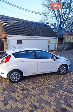 Хэтчбек Ford Fiesta 2015 в Виннице