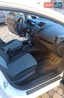 Хэтчбек Ford Fiesta 2015 в Виннице