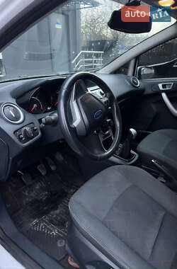 Хэтчбек Ford Fiesta 2012 в Дубно