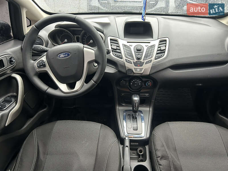 Седан Ford Fiesta 2012 в Полтаве