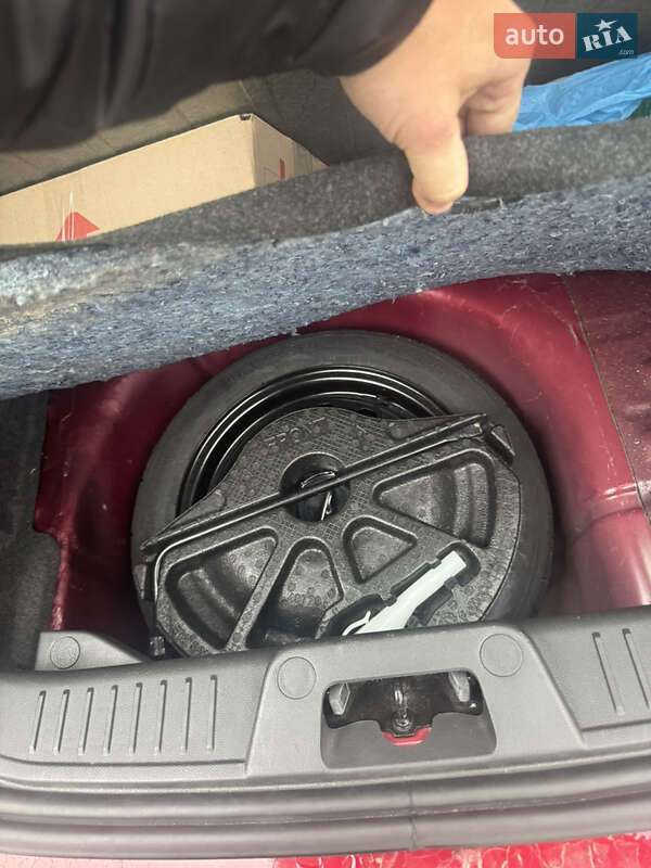 Хетчбек Ford Fiesta 2015 в Києві