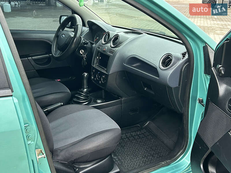 Хэтчбек Ford Fiesta 2007 в Вапнярке